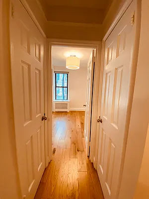 Rented by Metropolis Real Estate of Manhattan | media 28