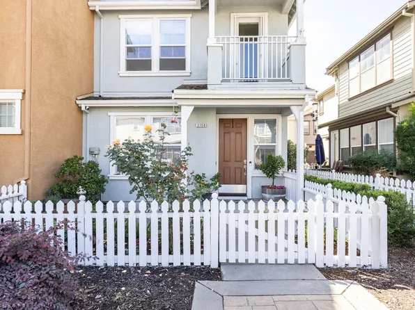 2066 Unbridled Ct, Napa, CA 94559