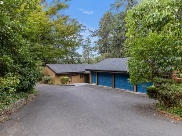 1993 Fircrest Dr, Eugene, OR 97403