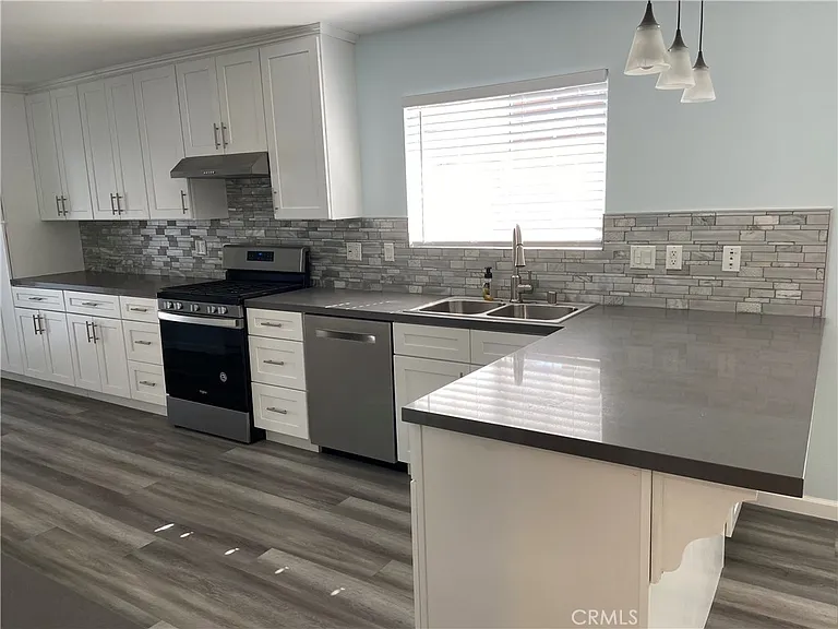 7711 Van Noord Ave — Photo 7