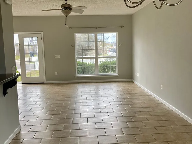 2601 Avondale Ct — Photo 18