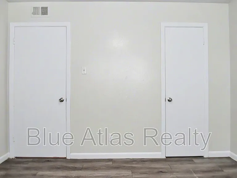 411 E Polk St #1 — Photo 13