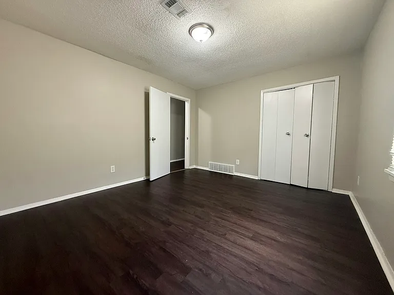 284 Gaston Ave — Photo 6