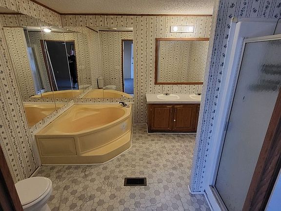 4th image of 1891 N Main St #113