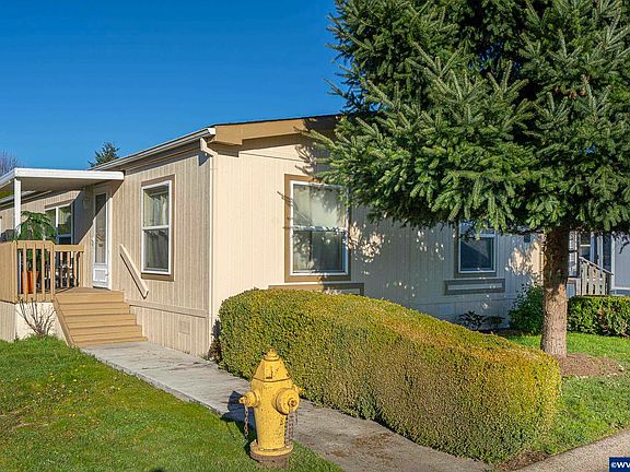 2nd image of 225 Bellevue Dr