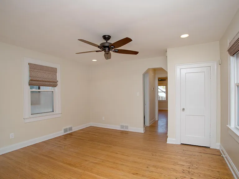 1319 Hull St — Photo 9