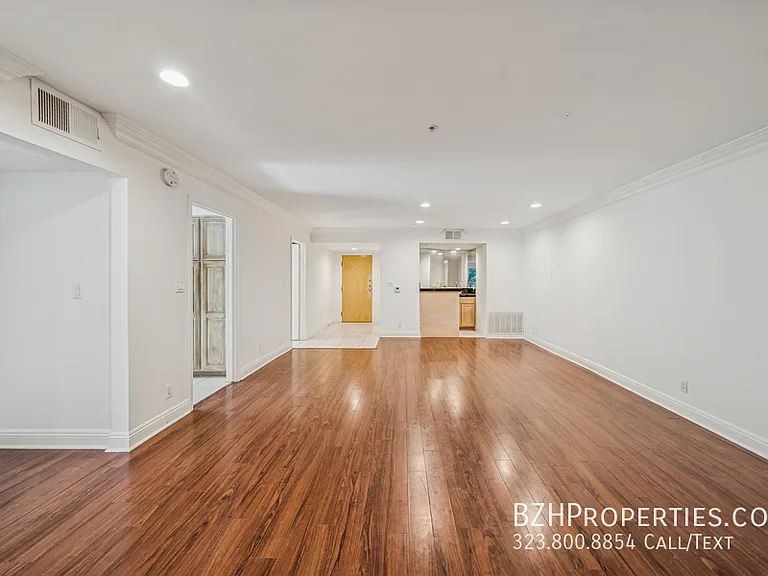 1508 Greenfield Ave — Photo 8