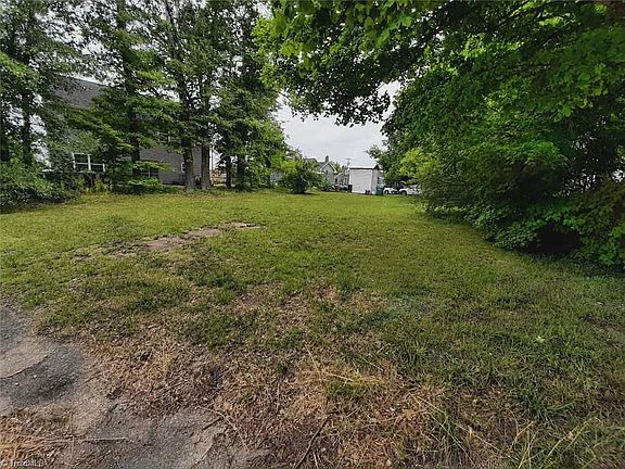 4th image of 510 Newton Pl