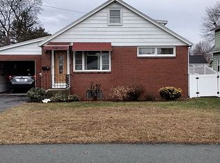 15 Lachine St, Chicopee, MA 01020