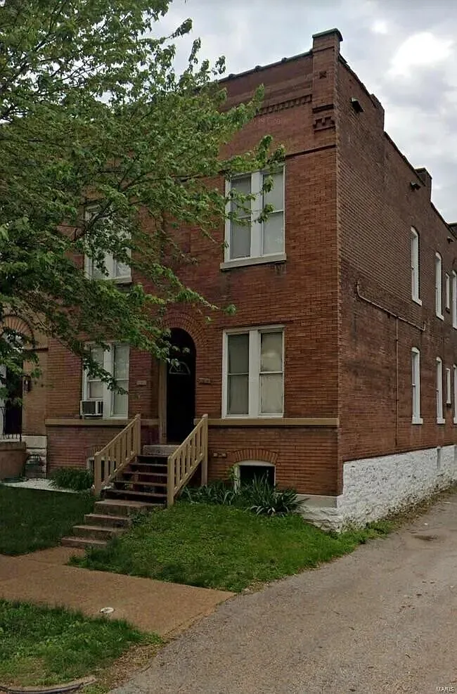 4215 Louisiana Ave — Photo 2