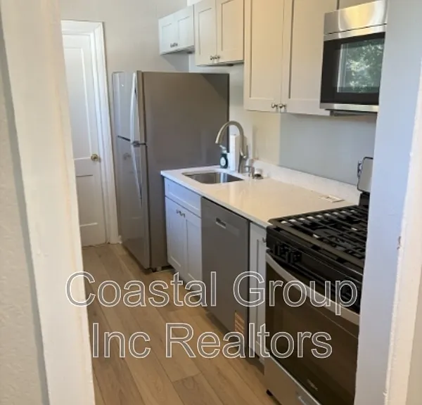 4733 Adler Ave — Photo 5