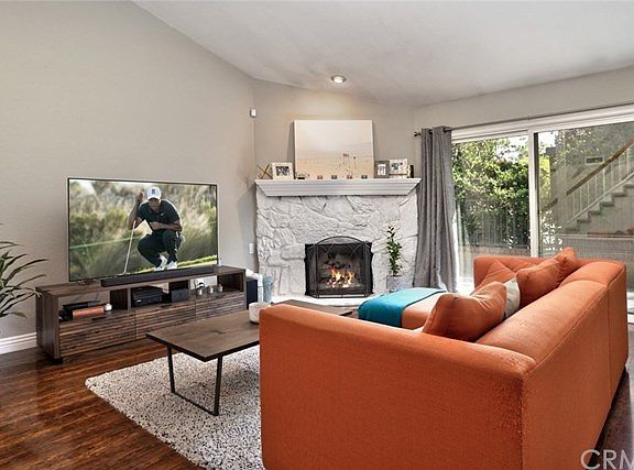 4th image of 555 Wayland Ct