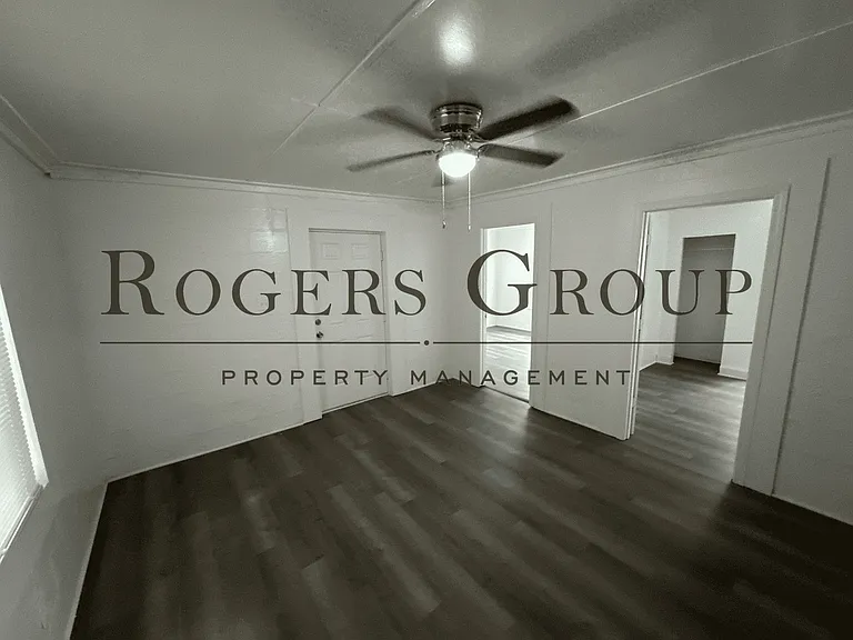 1023 Hughes St — Photo 7