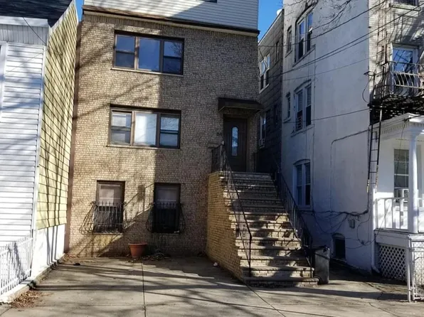 84 Laidlaw Avenue image 1 of 16