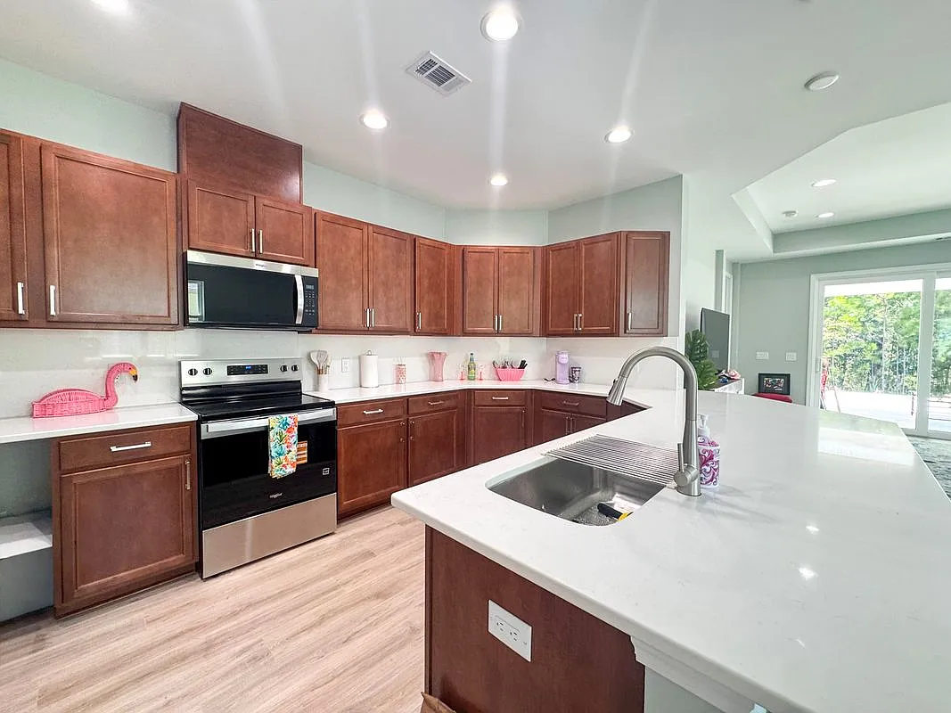 2 bed, 2.0 bath, 1787 sqft, $3,400 — Photo 3