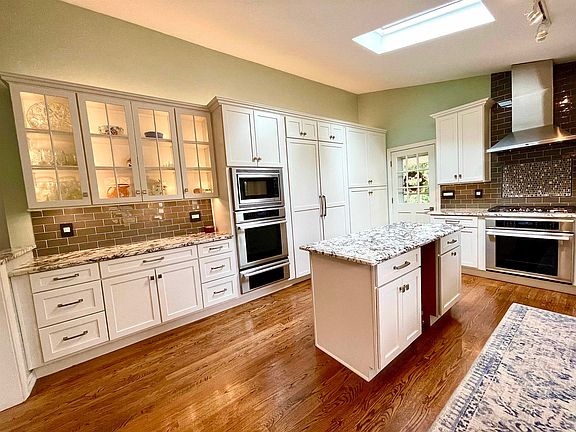 4th image of 3700 Valley Dr