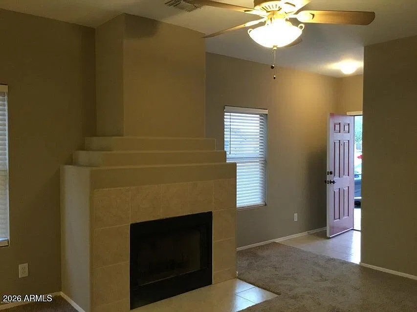 2 bed, 2.0 bath, 1373 sqft, $2,150 — Photo 2