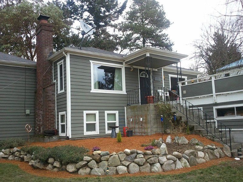 This large and welcoming home is just waiting for you. Lot's of yard, big deck and just beautiful inside.