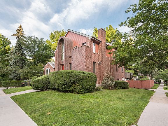 2nd image of 3135 Arlington Avenue