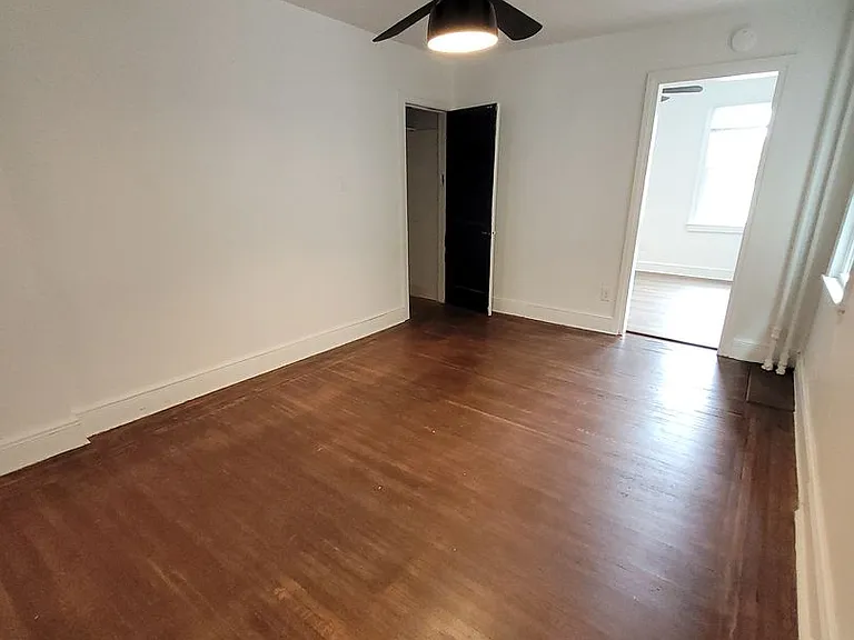 565 W Market St — Photo 29