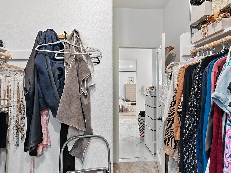 15681 Rennyson Way — Photo 32
