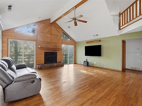 4th image of 10095 El Camino Rd
