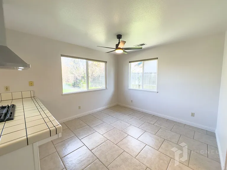 3222 Calistoga Dr — Photo 10