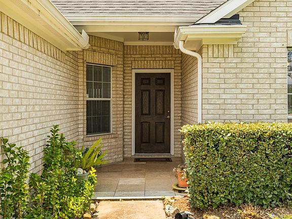 Wide and tiled entry