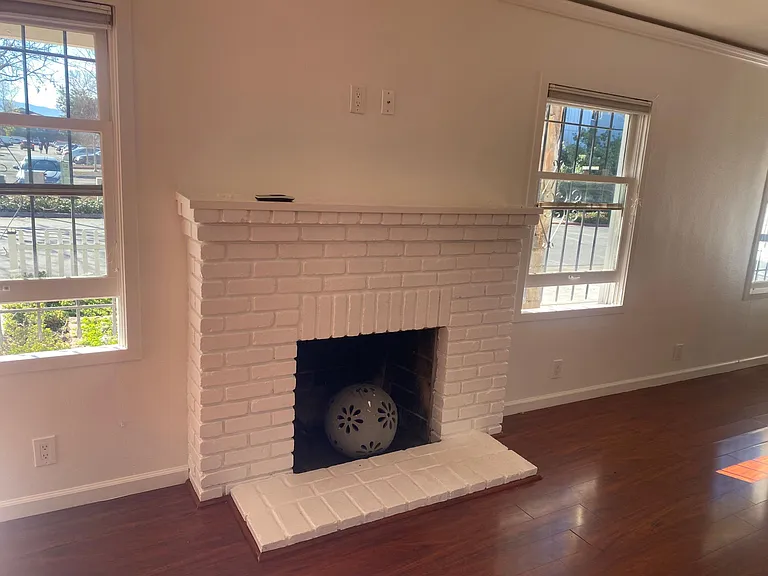 383 S Baywood Ave — Photo 8