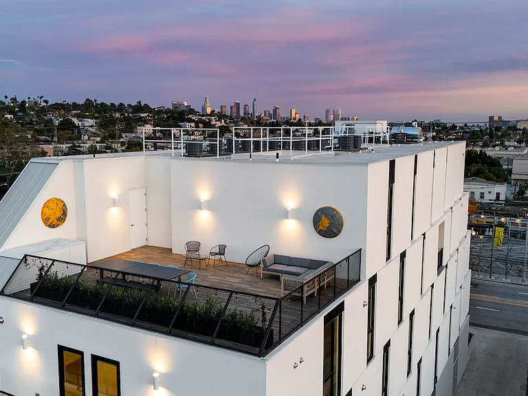 4575 Santa Monica Blvd #304 — Photo 16
