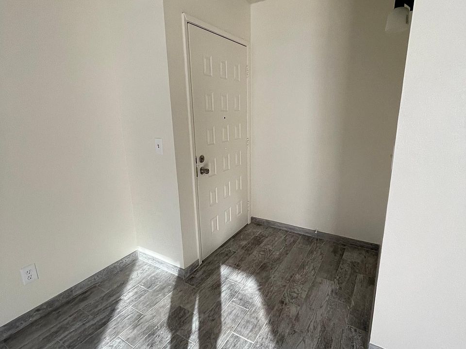 1st image of 2500 W Victor Ct #1