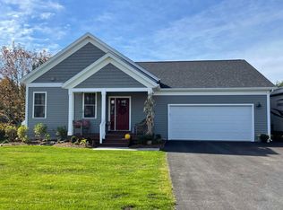 17 Horseshoe Cir, Milton, VT 05468