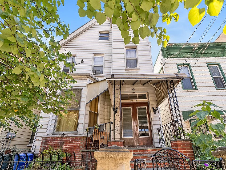 1st image of 2833 42nd St