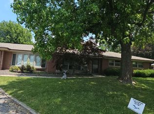 209 Springdale Dr, Belleville, IL