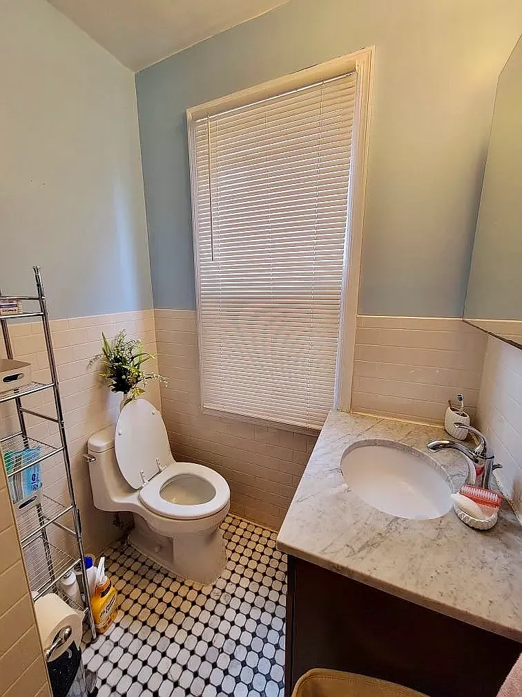 Studio, $2,000 — Photo 4