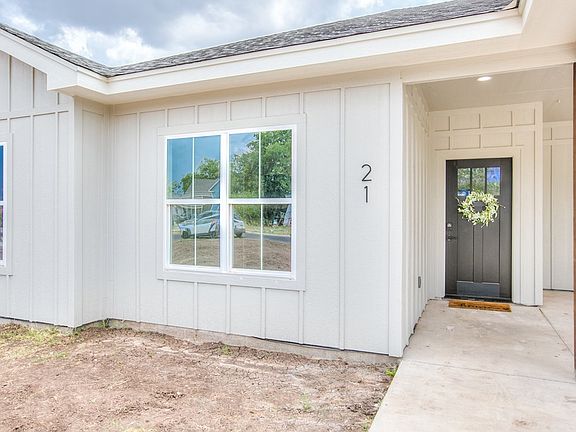 2nd image of 21 W 20th St