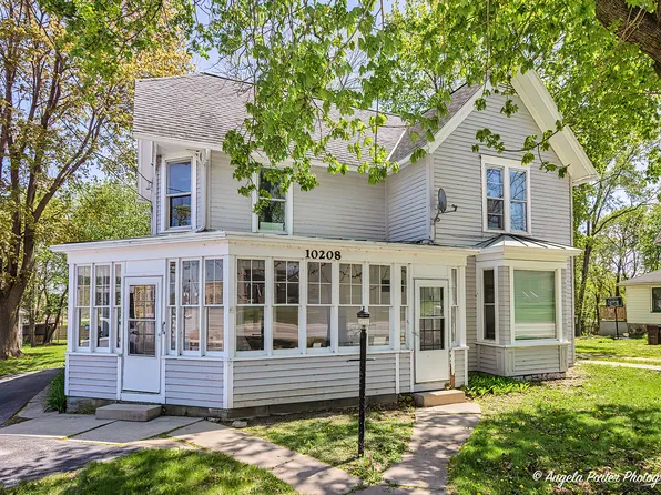 10208 Main St, Richmond, IL 60071