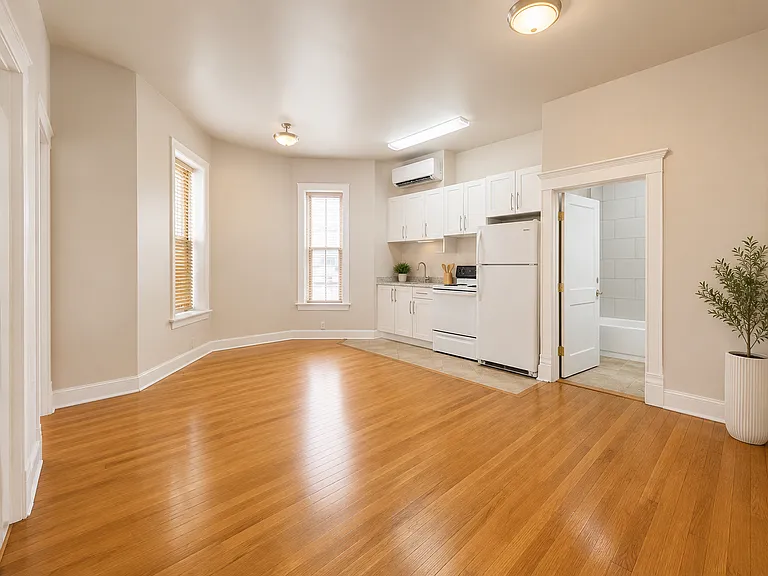 1000 Carteret Ave #1 — Photo 2