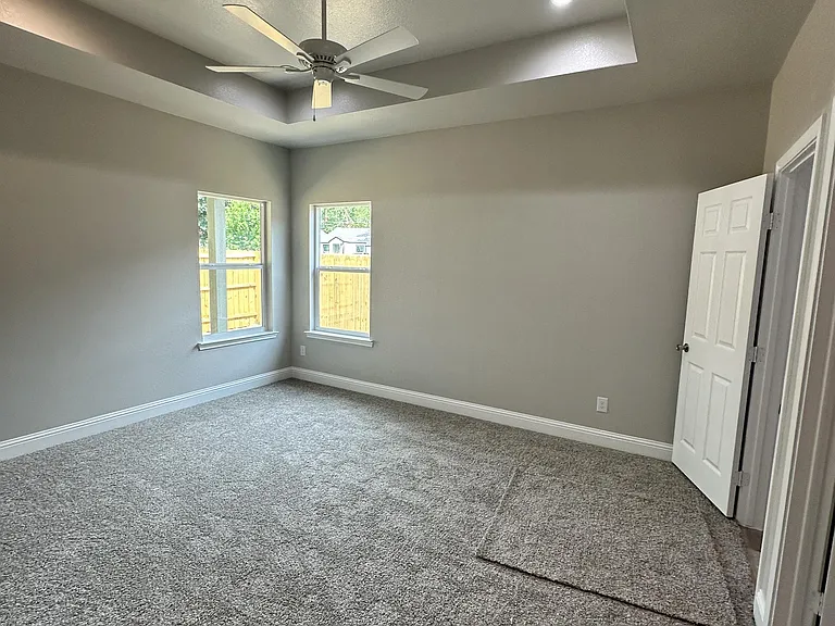 4120 Henderson St — Photo 10