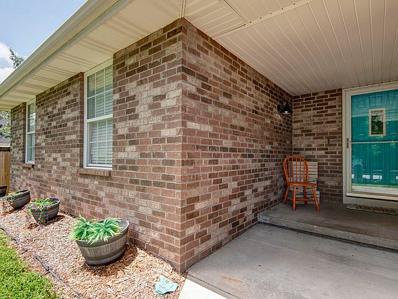 3rd image of 313 N Richards Castle Drive