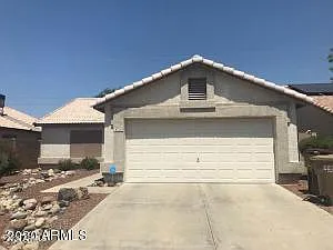 8723 N 112th Ave — Photo 2