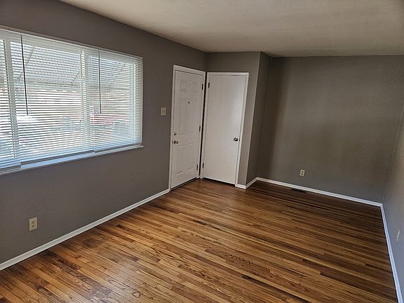 5th image of 4037 California Ave