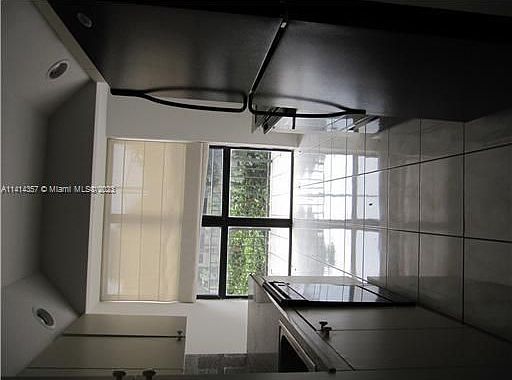 5th image of 18181 NE 31st Ct APT 208