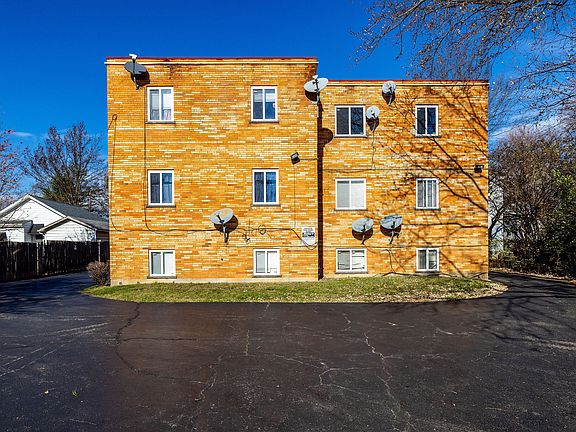2nd image of 3517 Woodbine Ave #8