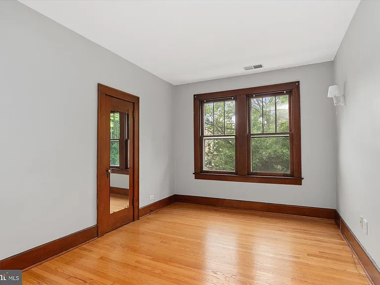 1431 N Fillmore St — Photo 31