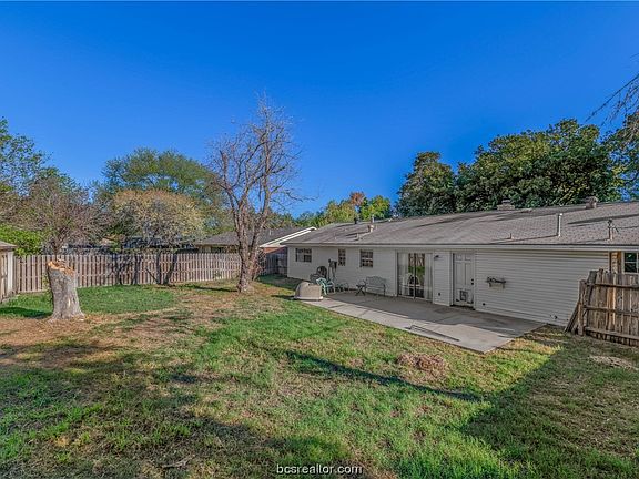 4th image of 1110 Forest Glen Ct