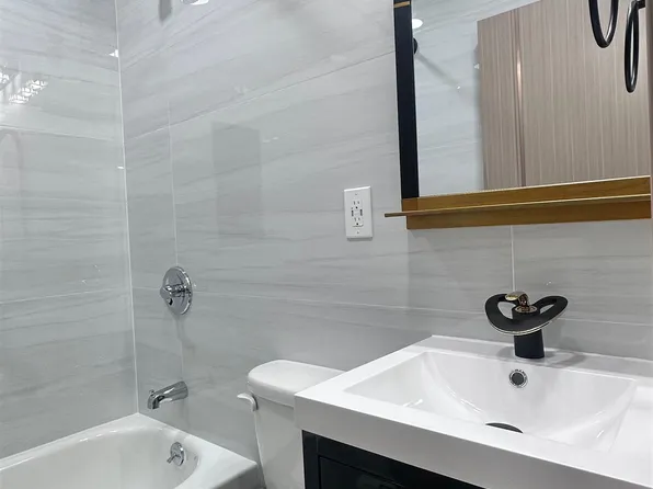 213 Woodward Street image 7 of 9