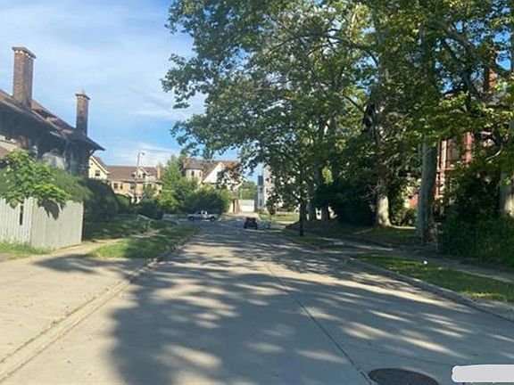 4th image of 1820 Idlewood Ave