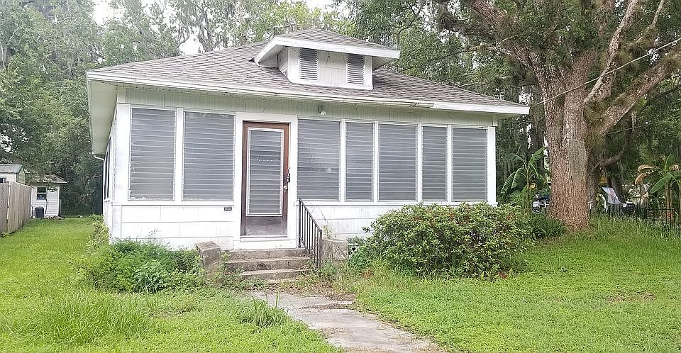 1st image of 207 Park Ave
