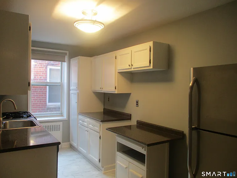 45 Maple St #4J — Photo 14